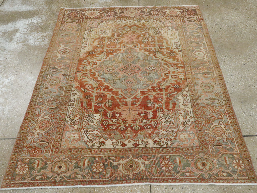 Antique Persian Heriz Rug, No.24026 - Galerie Shabab