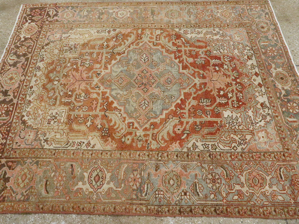 Antique Persian Heriz Rug, No.24026 - Galerie Shabab