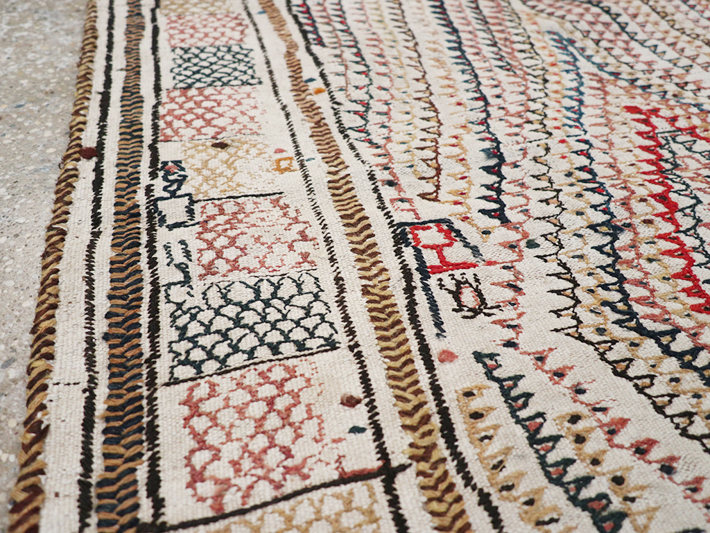 Vintage Persian Flatweave Kilim Throw Rug, No.24045 - Galerie Shabab