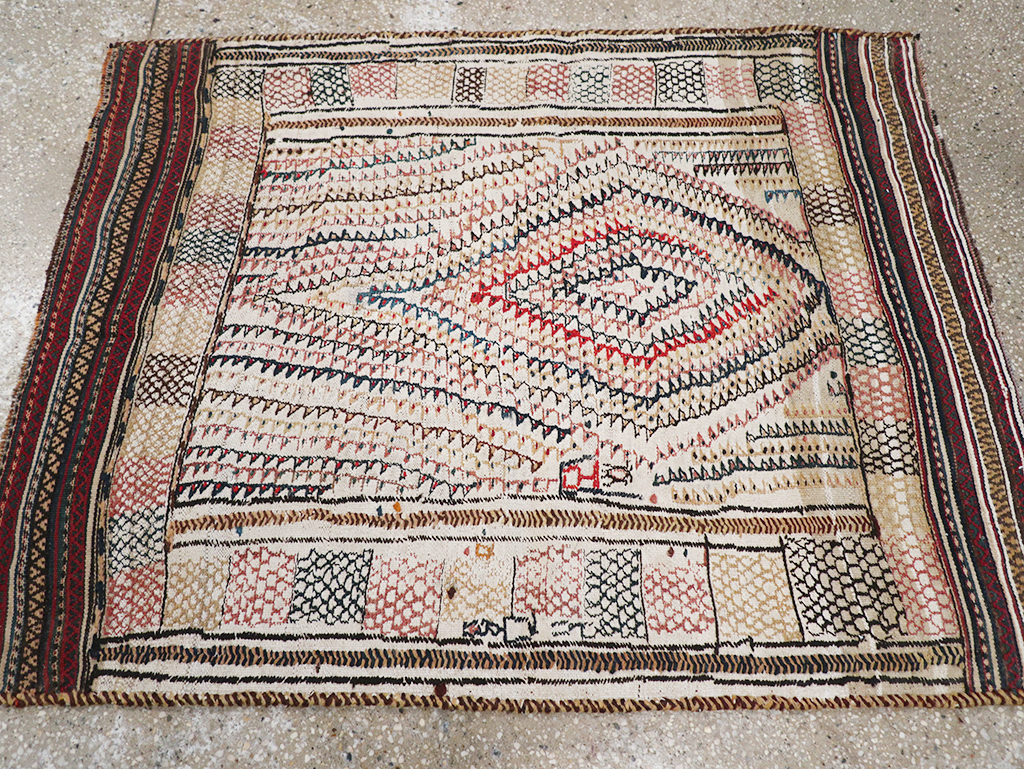 Vintage Persian Flatweave Kilim Throw Rug, No.24045 - Galerie Shabab