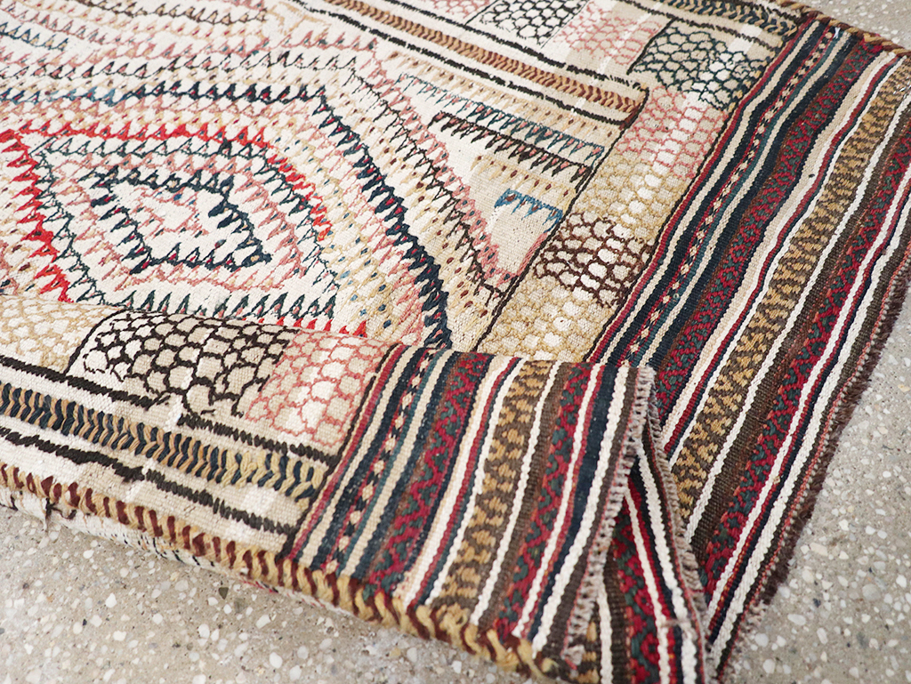 Vintage Persian Flatweave Kilim Throw Rug, No.24045 - Galerie Shabab