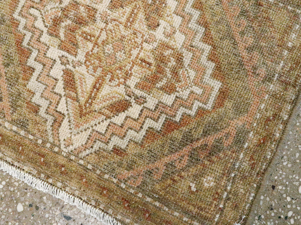 Antique Persian Kurdish Rug, No.24050 - Galerie Shabab