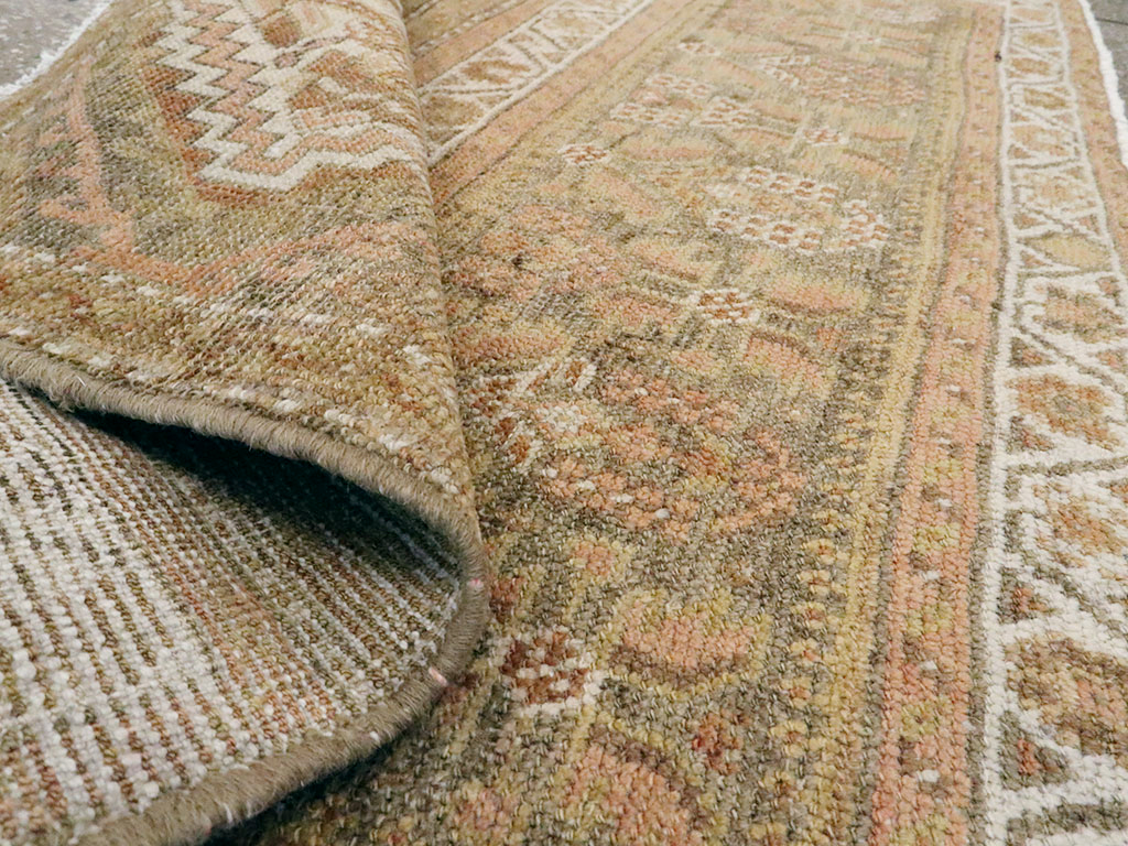 Antique Persian Kurdish Rug, No.24050 - Galerie Shabab