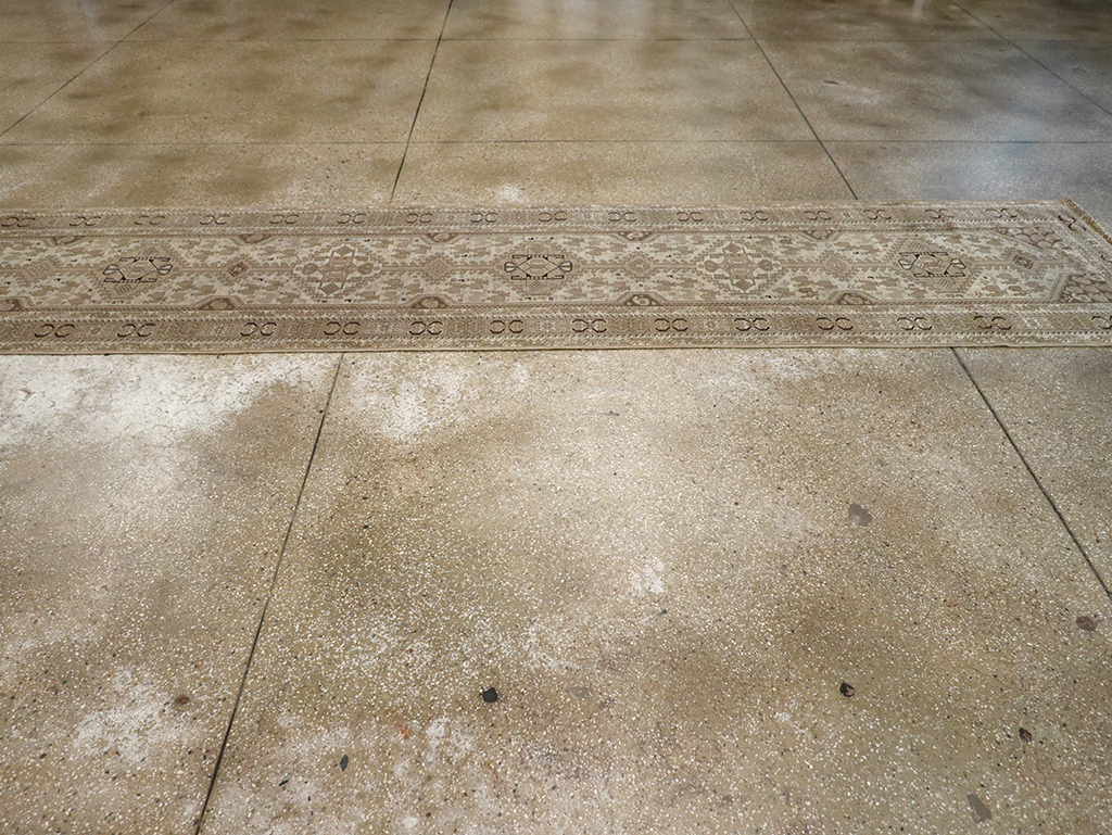 Antique Persian Shiraz Long Runner, No.24051 - Galerie Shabab