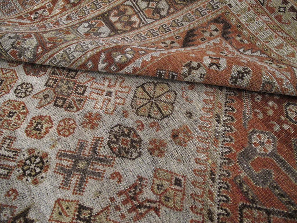 Antique Persian Shiraz Carpet, No.24061 - Galerie Shabab