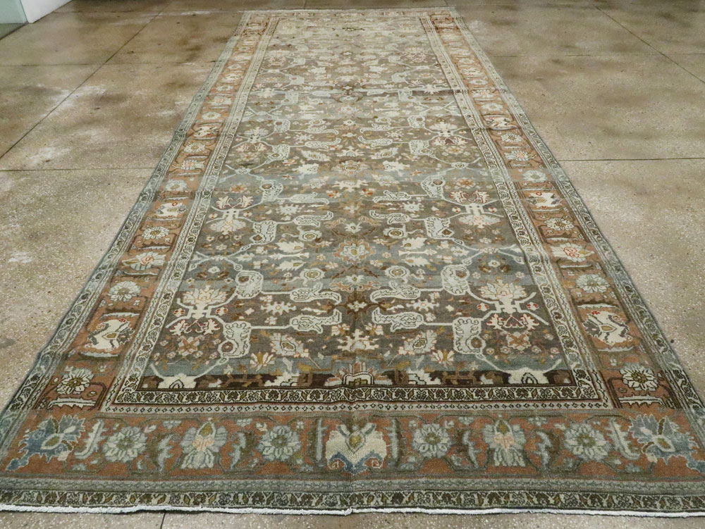 Antique Persian Bibikabad Gallery Carpet, No.24063 - Galerie Shabab