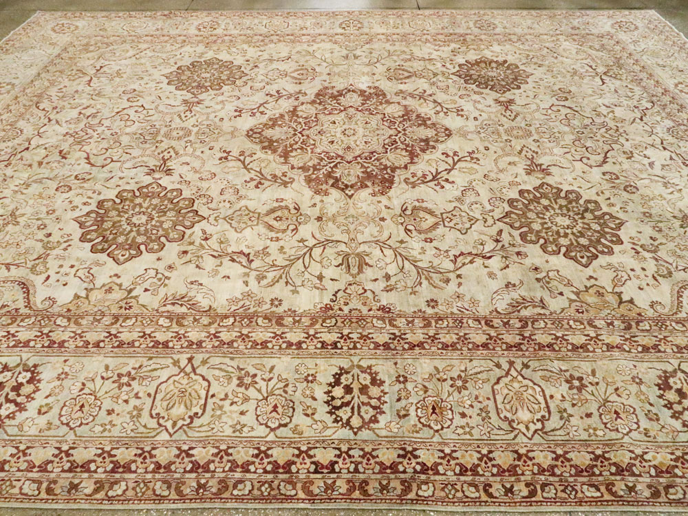 Antique Persian Lavar Kerman Carpet, No.24067 - Galerie Shabab