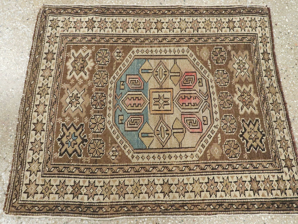 Antique Caucasian Shirvan Rug, No.24068 - Galerie Shabab