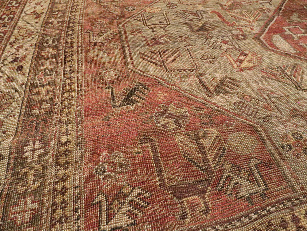 Antique Persian Shiraz Accent Rug, No.24072 - Galerie Shabab
