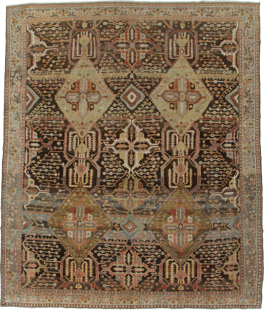 Antique Persian Bakhtiari Carpet, No.24087 - Galerie Shabab