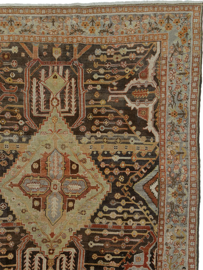Antique Persian Bakhtiari Carpet, No.24087 - Galerie Shabab