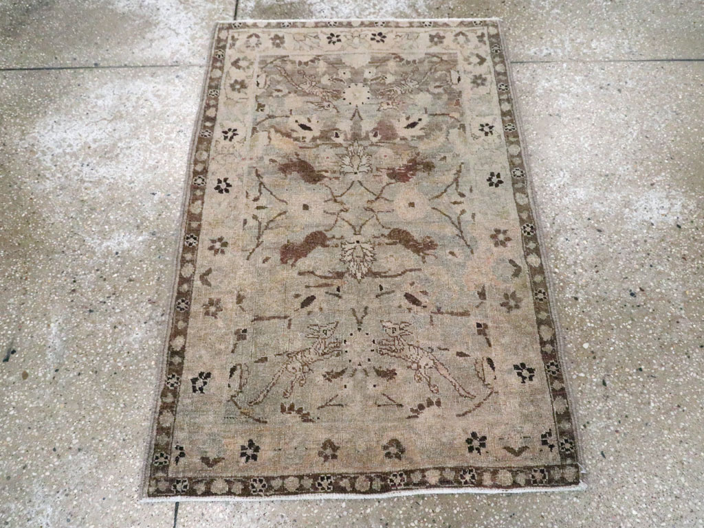 Vintage Persian Sarouk Rug, No.24108 - Galerie Shabab
