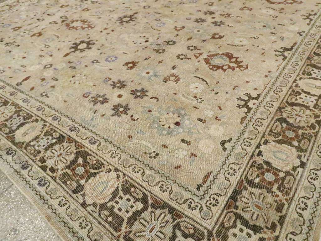Vintage Persian Mahal Square Room Size Carpet, No.24117 - Galerie Shabab
