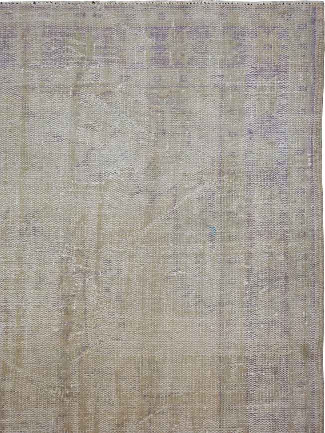 Antique Distressed Sivas Rug, No.24123 - Galerie Shabab