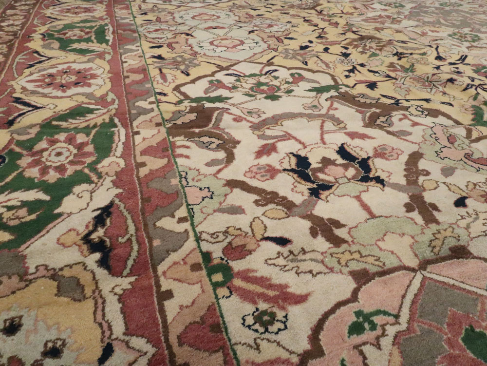Vintage Indian Lahore Carpet, No.24126 - Galerie Shabab