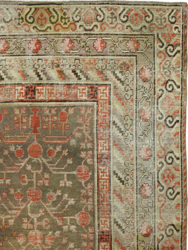Antique East Turkestan Khotan Gallery Carpet, No.24175 - Galerie Shabab