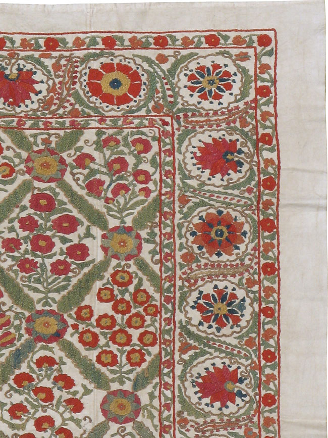 Vintage Central Asian Embroidered Suzani Textile, No.24185 - Galerie Shabab