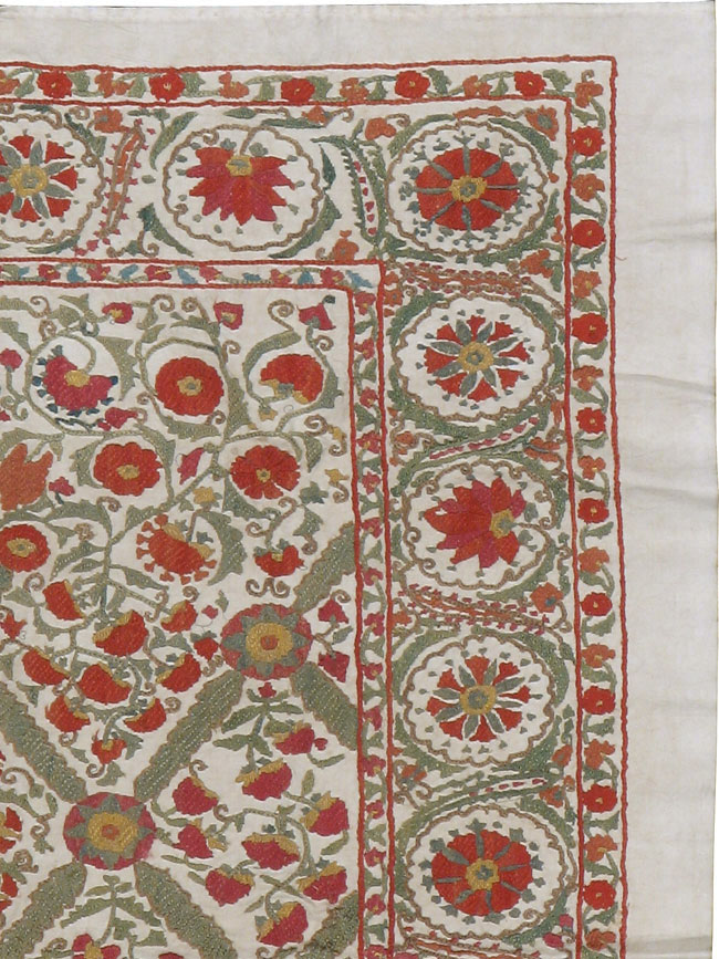 Vintage Central Asian Embroidered Suzani Textile, No.24185 - Galerie Shabab
