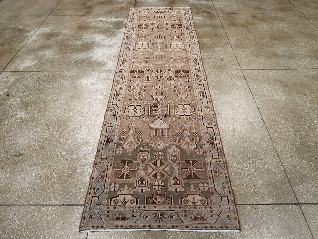 Vintage Persian Malayer Runner, No.24188 - Galerie Shabab