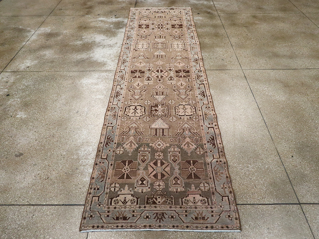 Vintage Persian Malayer Runner, No.24188 - Galerie Shabab