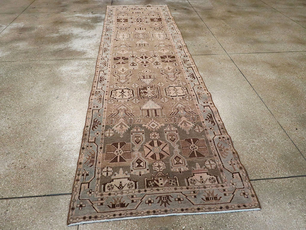 Vintage Persian Malayer Runner, No.24188 - Galerie Shabab
