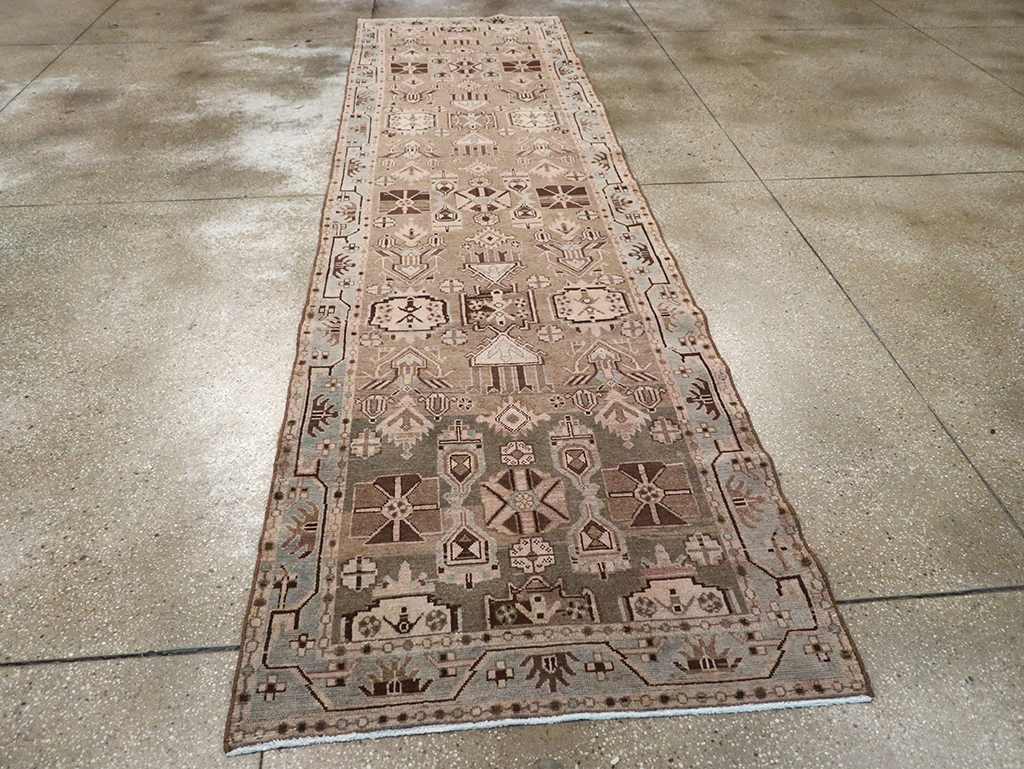 Vintage Persian Malayer Runner, No.24188 - Galerie Shabab