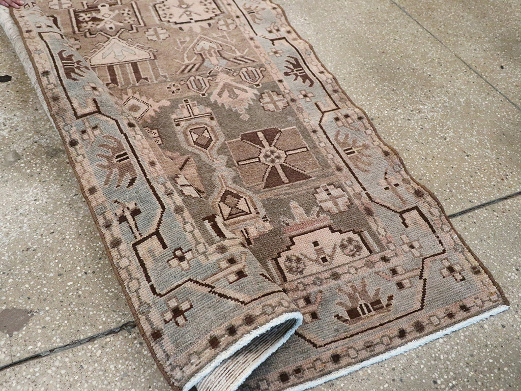 Vintage Persian Malayer Runner, No.24188 - Galerie Shabab