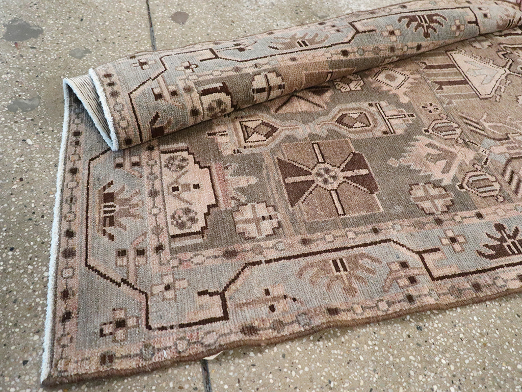 Vintage Persian Malayer Runner, No.24188 - Galerie Shabab