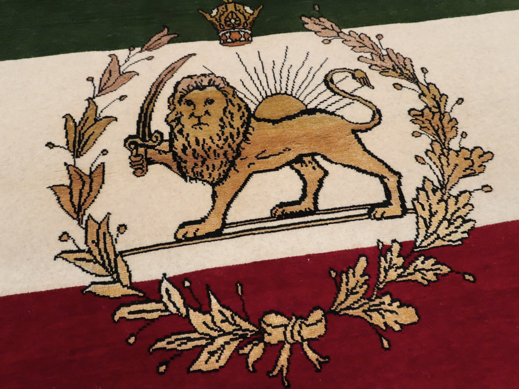 Vintage Persian Tabriz Flag Pictorial Rug, No.24189 - Galerie Shabab