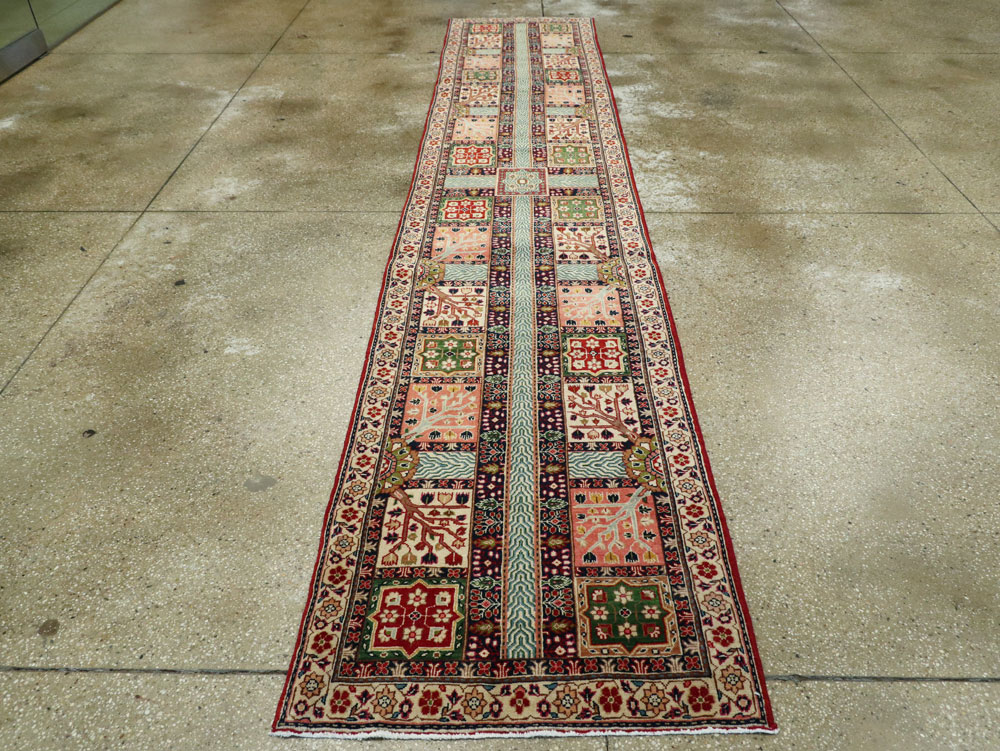 Vintage Persian Tabriz Runner, No.24194 - Galerie Shabab