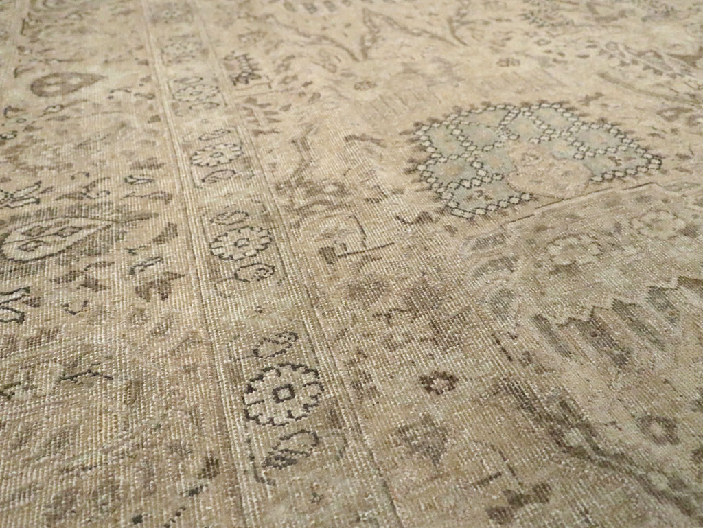 Vintage Persian Tabriz Accent Carpet, No.24210 - Galerie Shabab