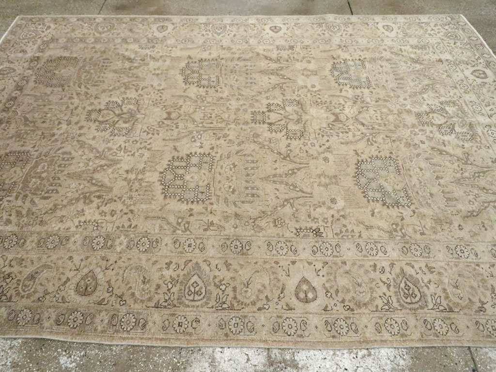 Vintage Persian Tabriz Accent Carpet, No.24210 - Galerie Shabab