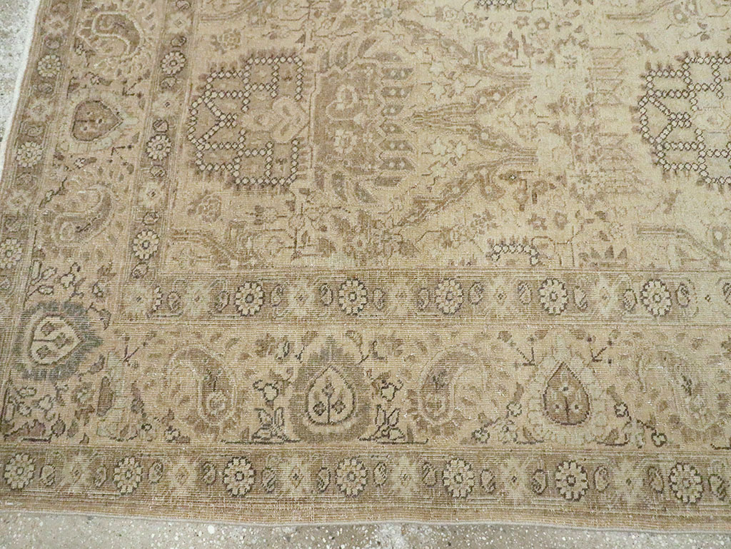 Vintage Persian Tabriz Accent Carpet, No.24210 - Galerie Shabab