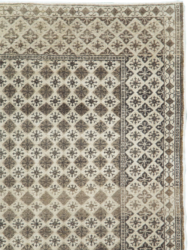 Vintage Turkish Anatolian Rug, No.24212 - Galerie Shabab