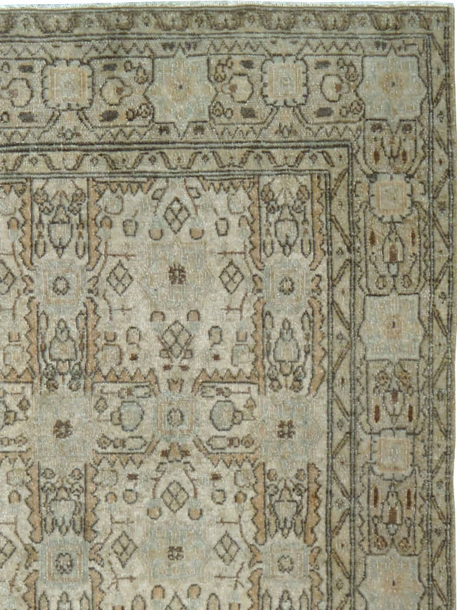 Vintage Persian Quom Rug, No.24213 - Galerie Shabab