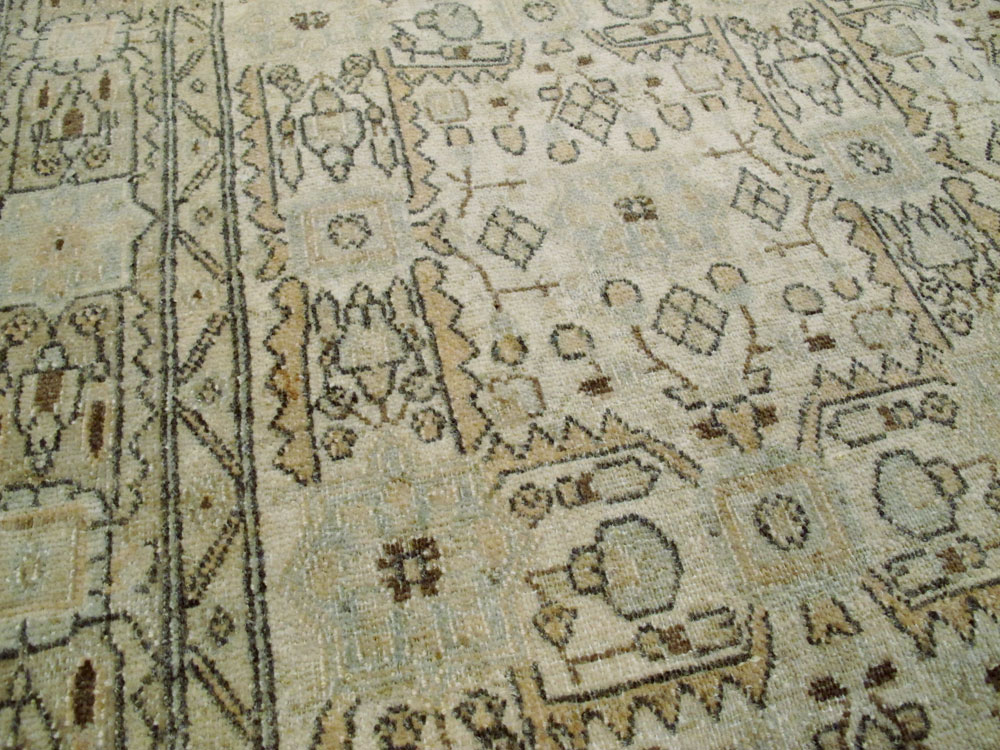 Vintage Persian Quom Rug, No.24213 - Galerie Shabab