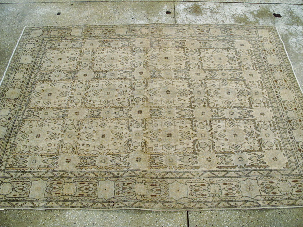 Vintage Persian Quom Rug, No.24213 - Galerie Shabab