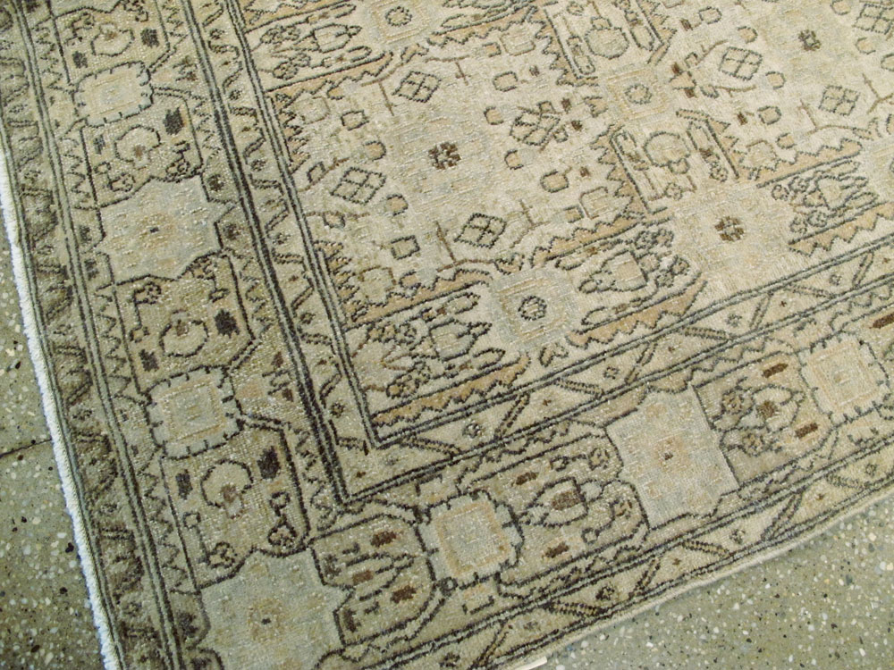 Vintage Persian Quom Rug, No.24213 - Galerie Shabab