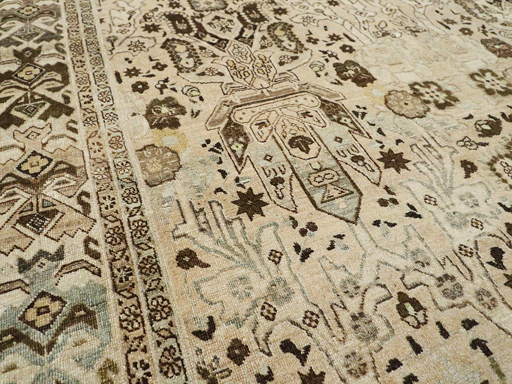 Antique Persian Tabriz Carpet, No.24216 - Galerie Shabab