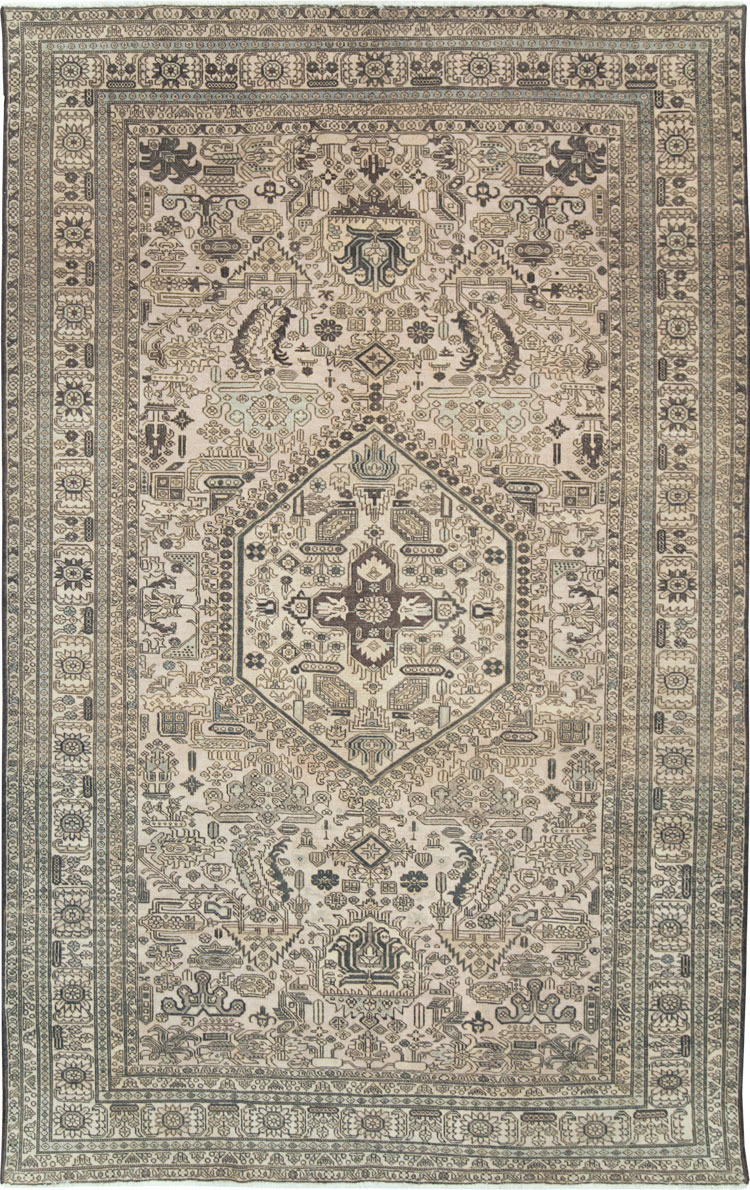Vintage Persian Tabriz Accent Carpet, No.24219 - Galerie Shabab