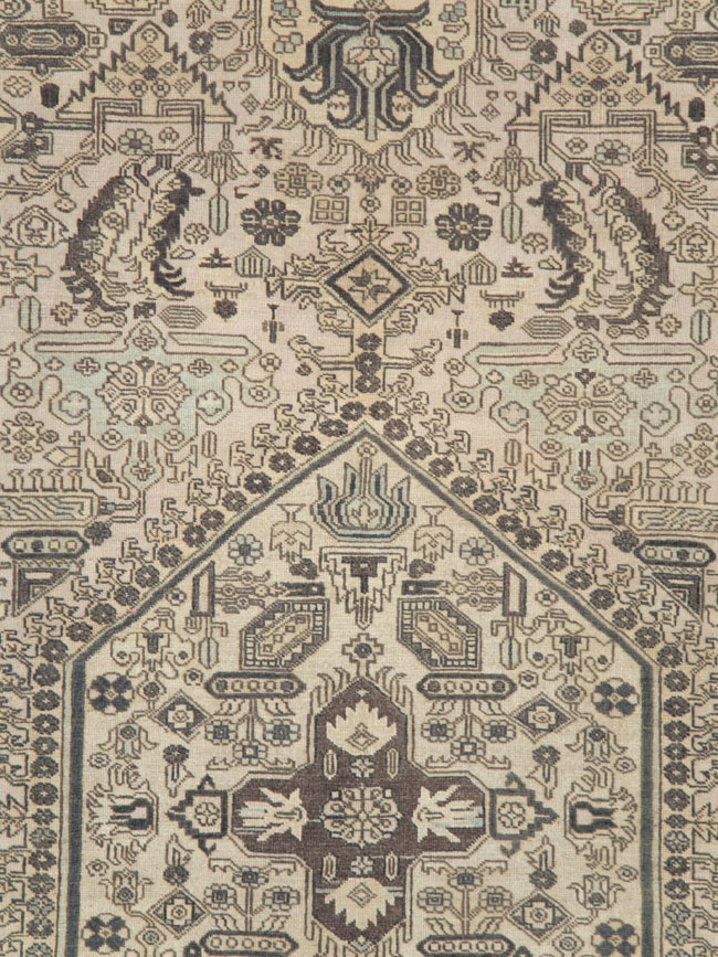 Vintage Persian Tabriz Accent Carpet, No.24219 - Galerie Shabab