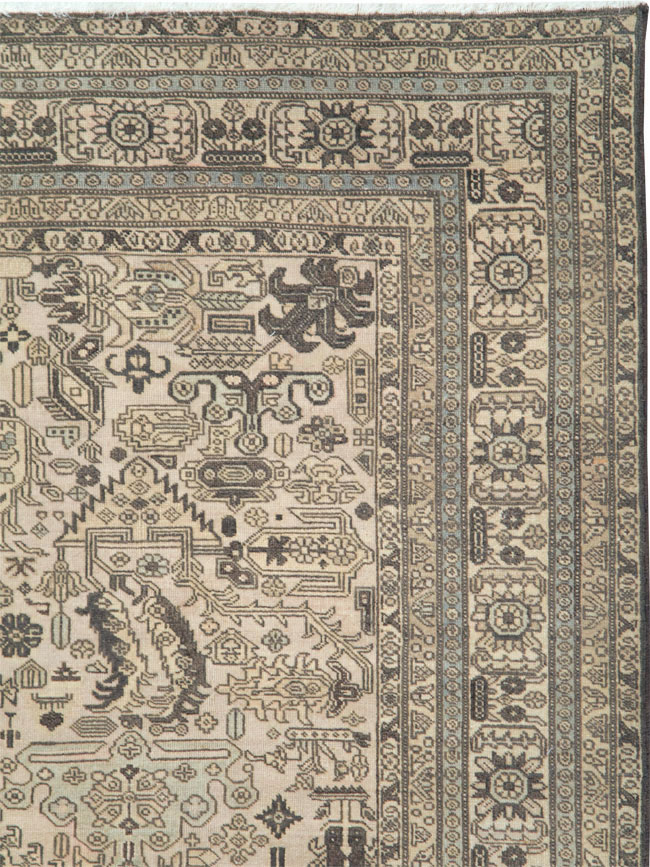 Vintage Persian Tabriz Accent Carpet, No.24219 - Galerie Shabab