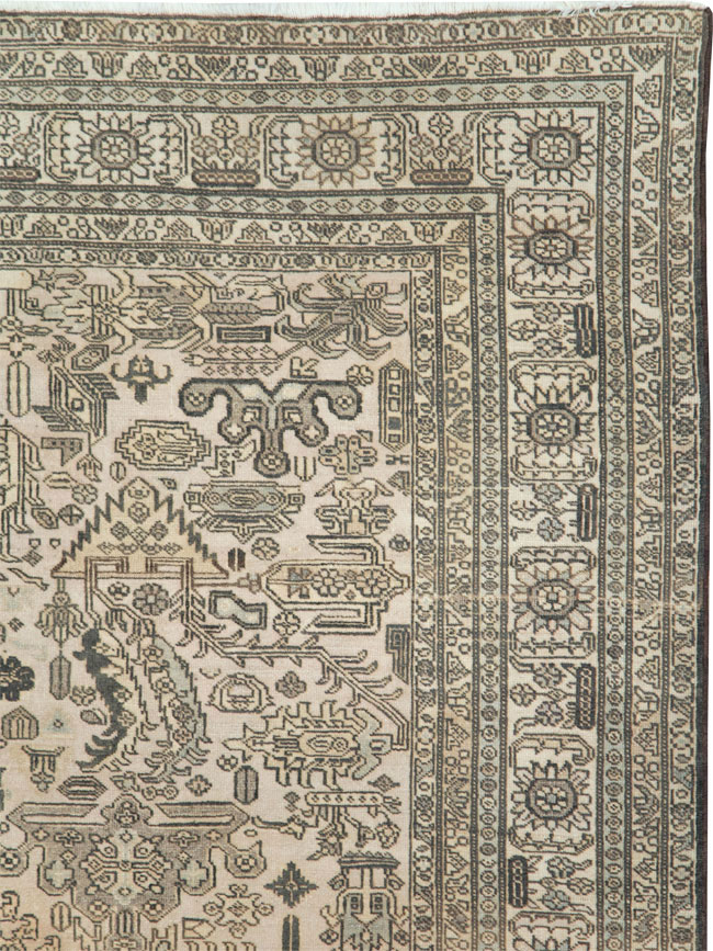 Vintage Persian Tabriz Accent Carpet, No.24219 - Galerie Shabab
