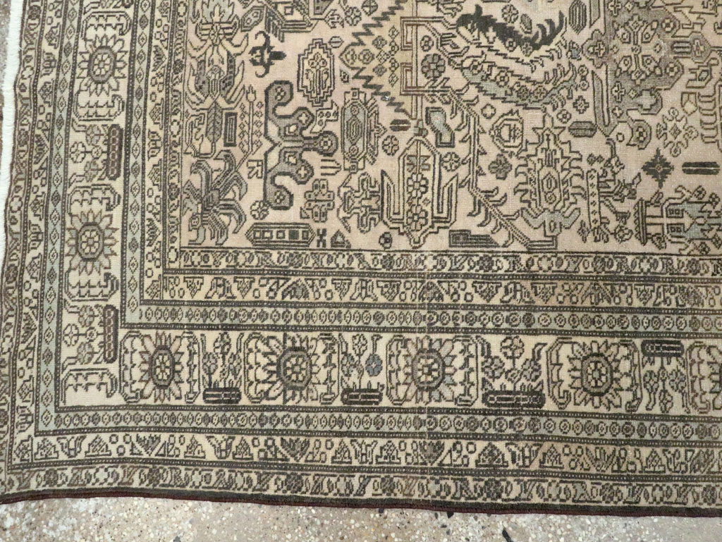 Vintage Persian Tabriz Accent Carpet, No.24219 - Galerie Shabab