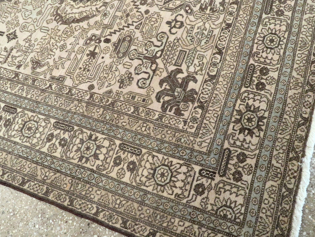 Vintage Persian Tabriz Accent Carpet, No.24219 - Galerie Shabab