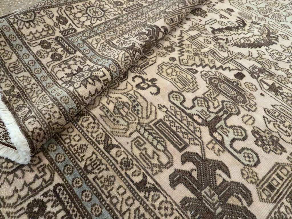 Vintage Persian Tabriz Accent Carpet, No.24219 - Galerie Shabab