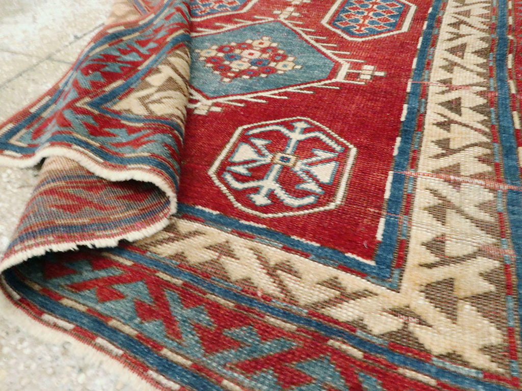 Antique Caucasian Kazak Rug, No.24221 - Galerie Shabab