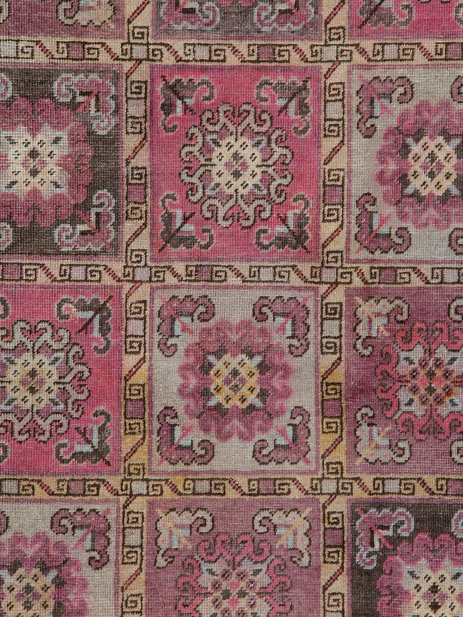 Antique Khotan Gallery Carpet, No.24233 - Galerie Shabab