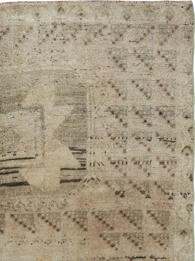 Vintage Turkish Oushak Rug, No.24244 - Galerie Shabab