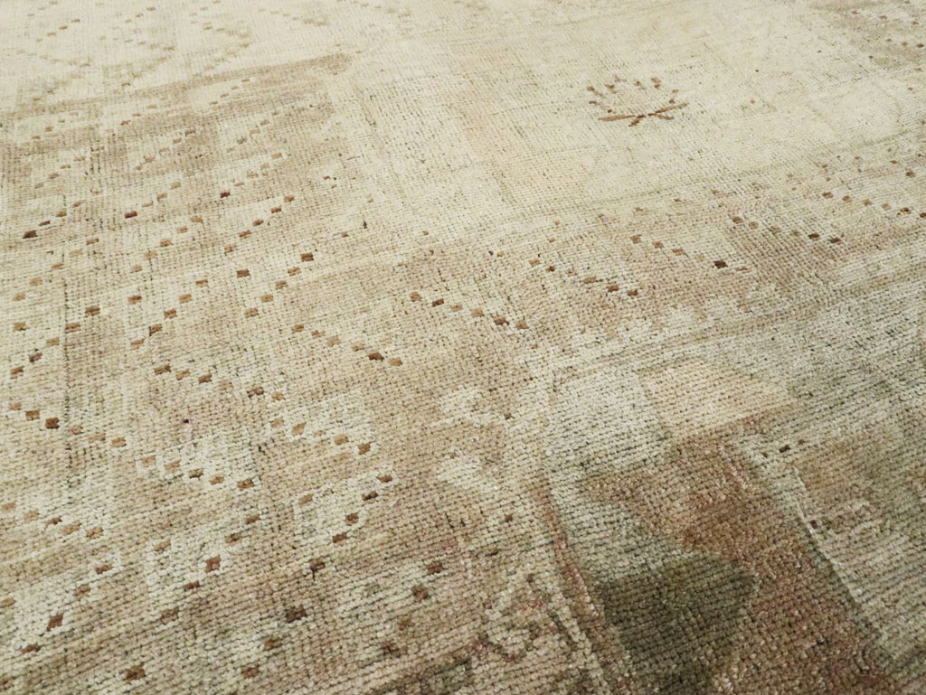 Vintage Turkish Oushak Rug, No.24244 - Galerie Shabab